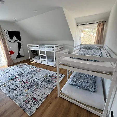 Apartmán Vacation With Natural Swimming Pool And Garden For Up To 12 Guests